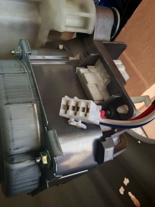 Пералня Samsung WW70K5210WW на частиа части