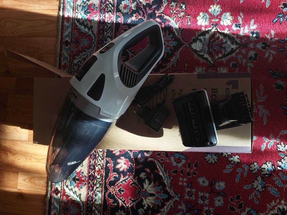 Продам  новый ручной пылесос Kitfort.