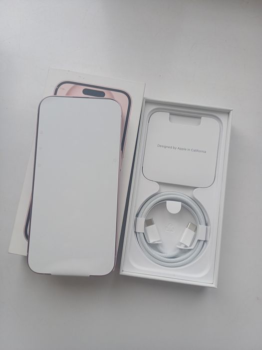 Продам новый айфон 15