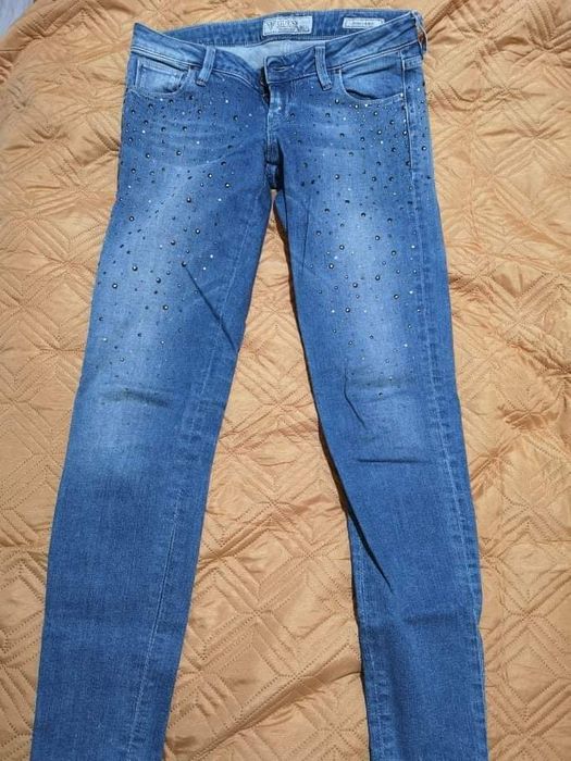 Blugi cu tinte GUESS