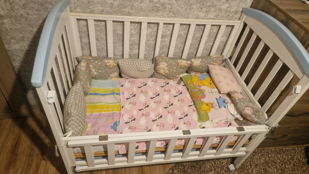 Продам манеж в хорошем состоянии