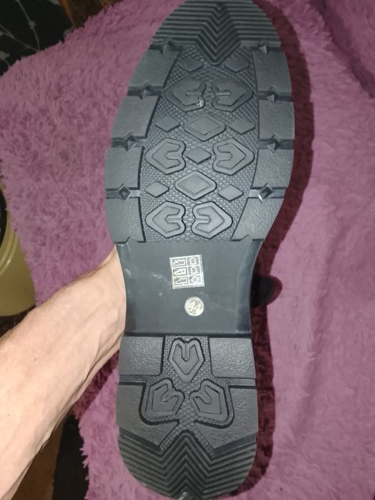 Продам зимние сапоги 44 размер