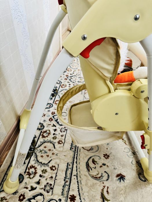 Столик для кормления в хорошем сост