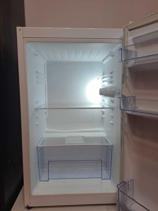 Малък хладилник CROWN