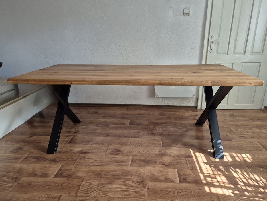 Масивна дъбова маса