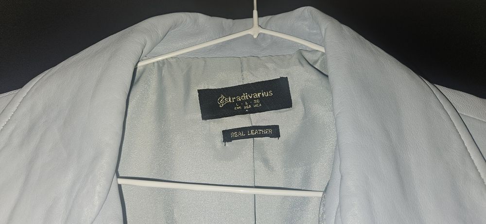 Небесно синьо кожено яке