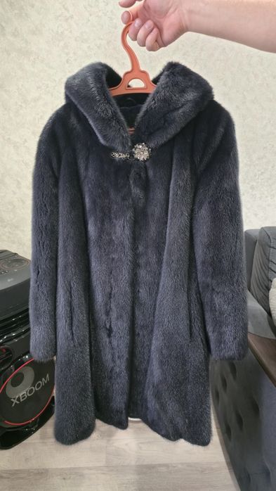 Продам норковую шубу. Р46,состояние новое, чехол есть.