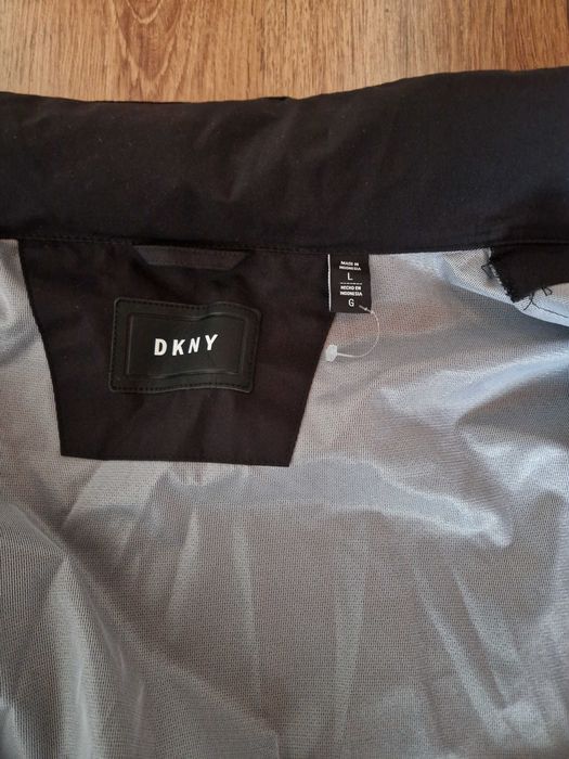 Яке DKNY (Donna Karan New York)