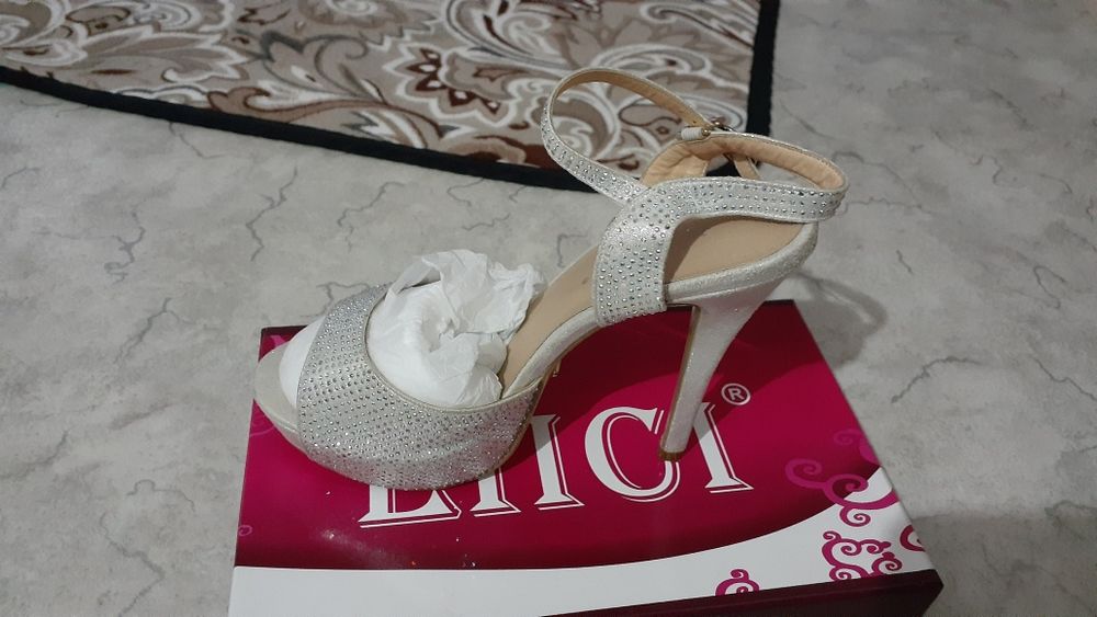 Женская обувь. Босоножка