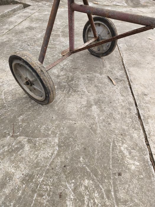 Betonieră mare de trei sau patru roabe