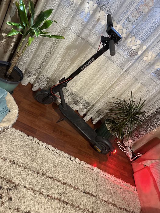 Trotineta electrica Navee E 25 pro