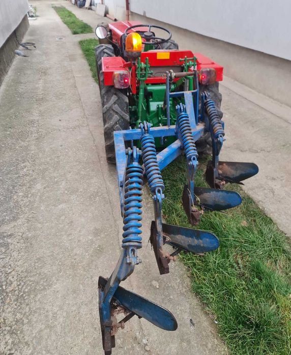 Tractor cu plug - 4×4