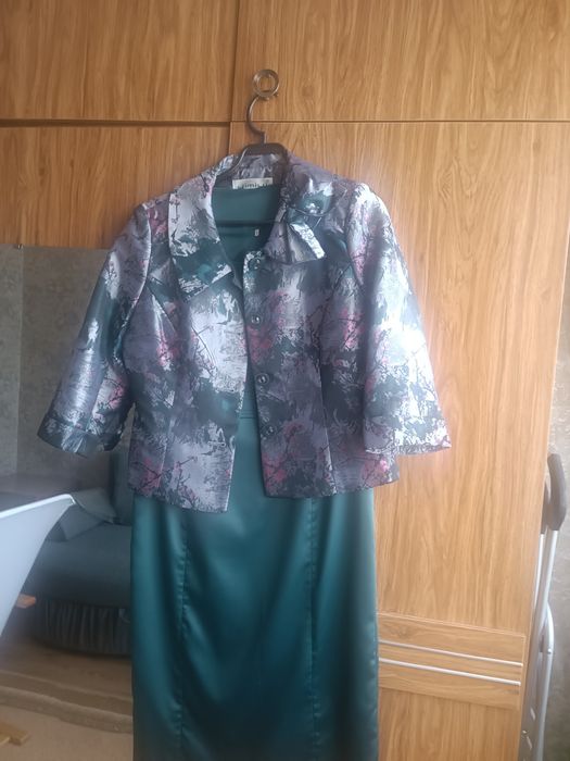 Вещи.Костюмы классические