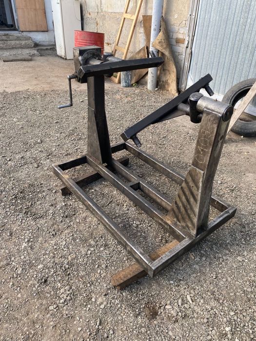 Стенд универсальный для разборки двигателей