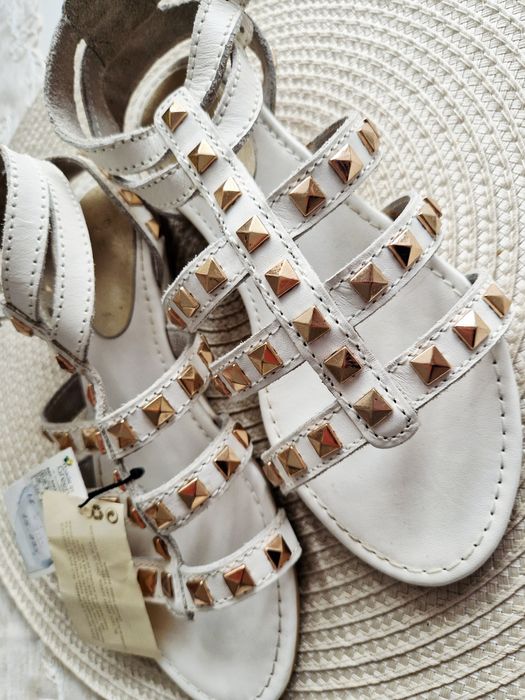 Sandale gladiator albe din piele naturală Mango, cu ținte, mărimea 36