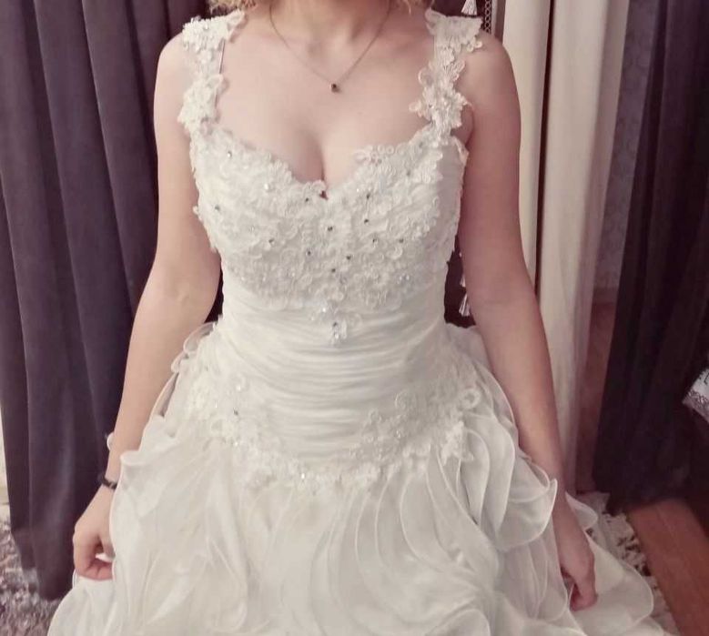 Платья свадебные новые на продажу 600000 за платье