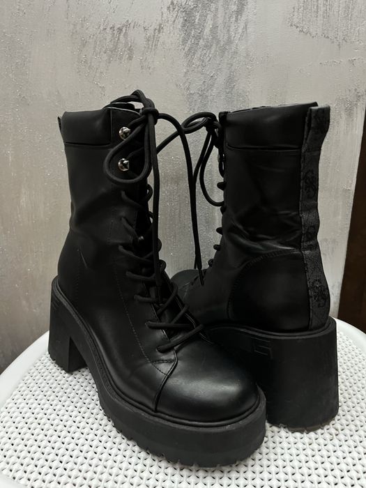 Кожени Боти Guess