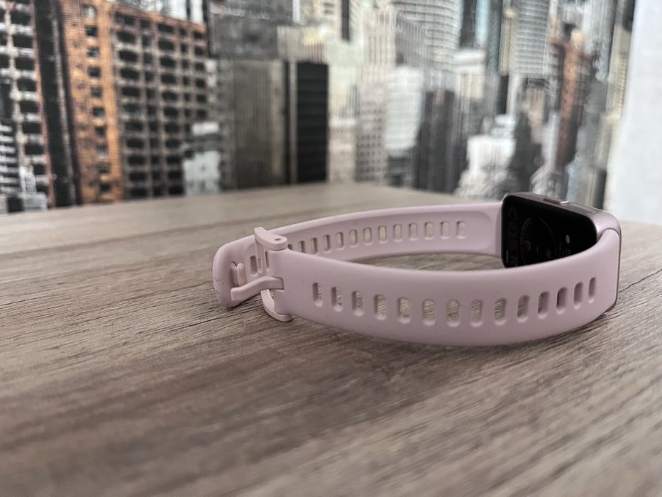 Смарт гривна Huawei Band 10