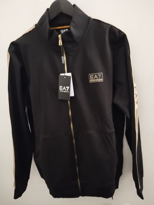 Спортен Екип EA7