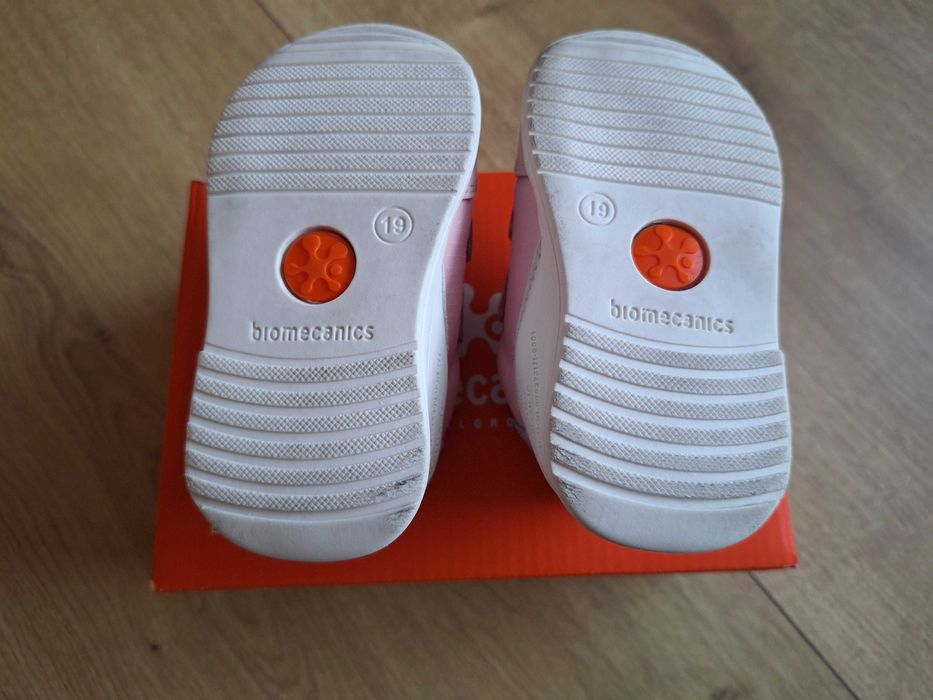 Pantofi fete Biomecanics marimea 19 - roz