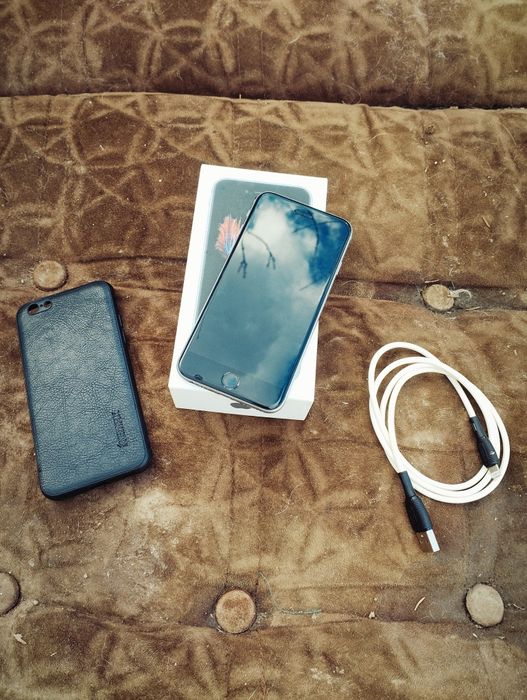 Продам Айфон 6s 32GB