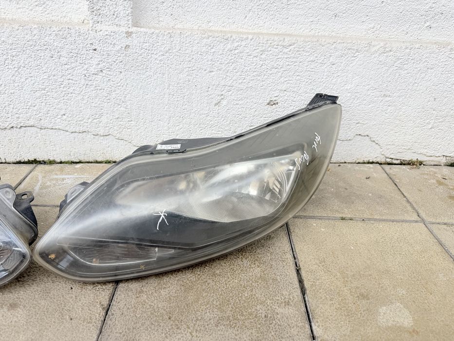 Far stanga/ dreapta Ford Focus 3 12.2010-11.2014