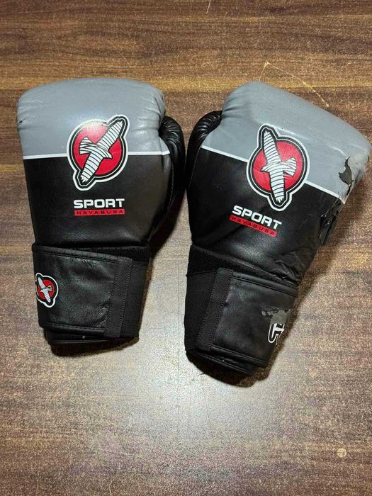 Боксов комплект ръкавици и обувки