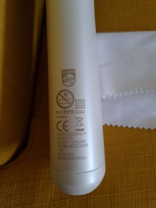 Epilator Philips Lumea IPL SC2009/00, 250.000 impulsuri, Acumulator.