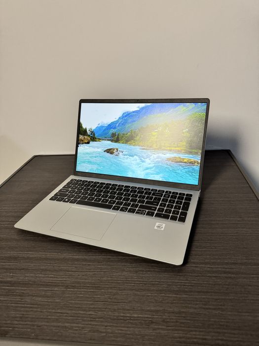 Dell inspiron 15 3511 SSD256gb opirativka 8gb DDR4