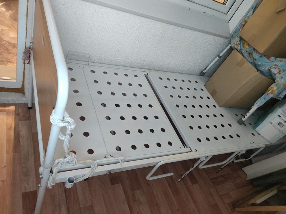 Продам кровать, в комплекте матрас мягкий и матрас противопролежный,