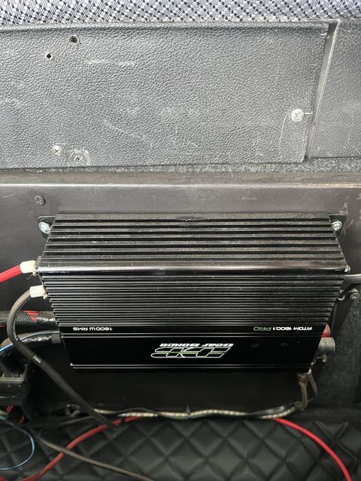 Сабуфер с уселителем