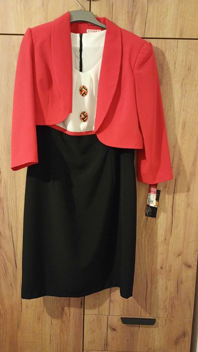 Costum elegant dama.