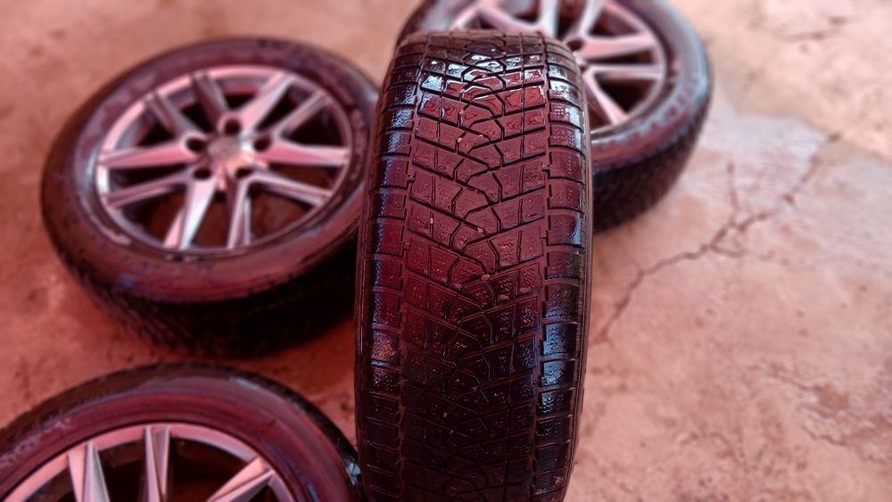 Зимние шины с дисками Triangle 275/55R20