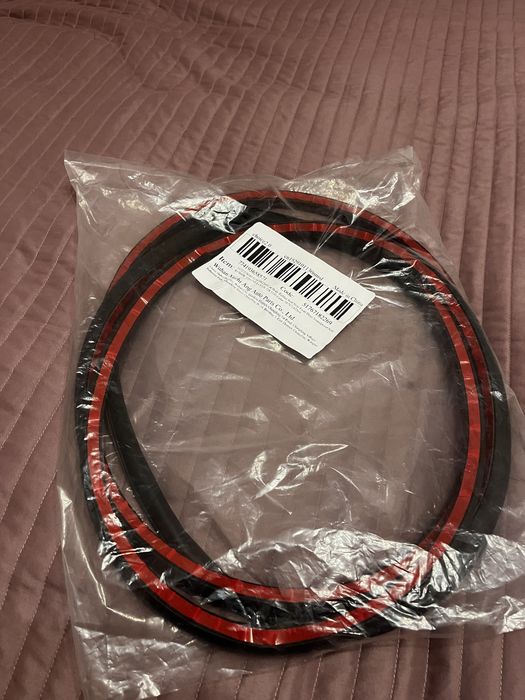 Уплътнение гумено предна врата BMW БМВ F10 / F11