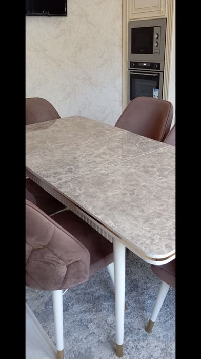 Продается столь и стулья