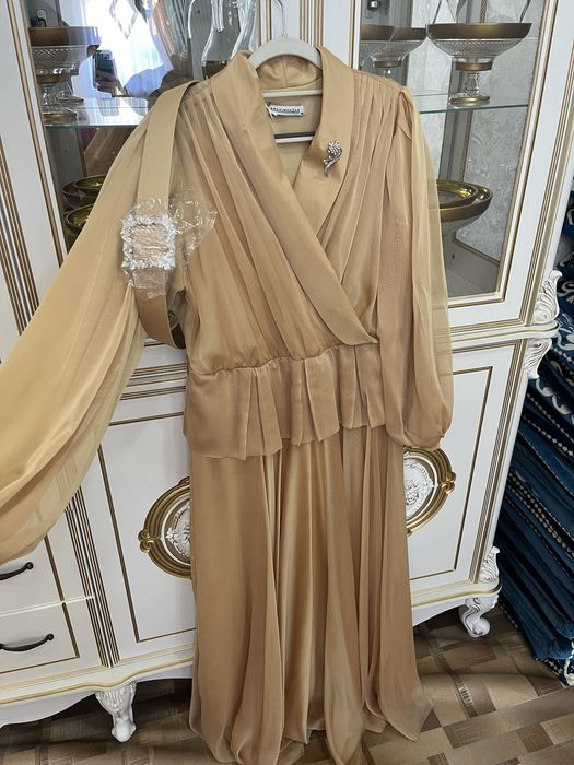 Продаются платья в отличном состояний