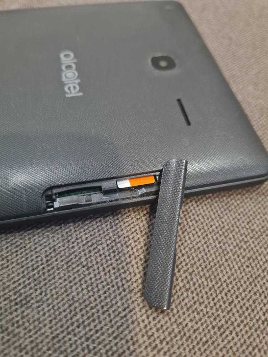 Продавам таблета Алкател 7 инча със СИМ/ tablet alcatel 7 inch