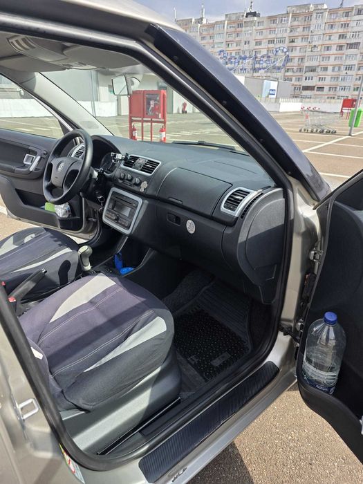 Vând mașină Skoda Fabia