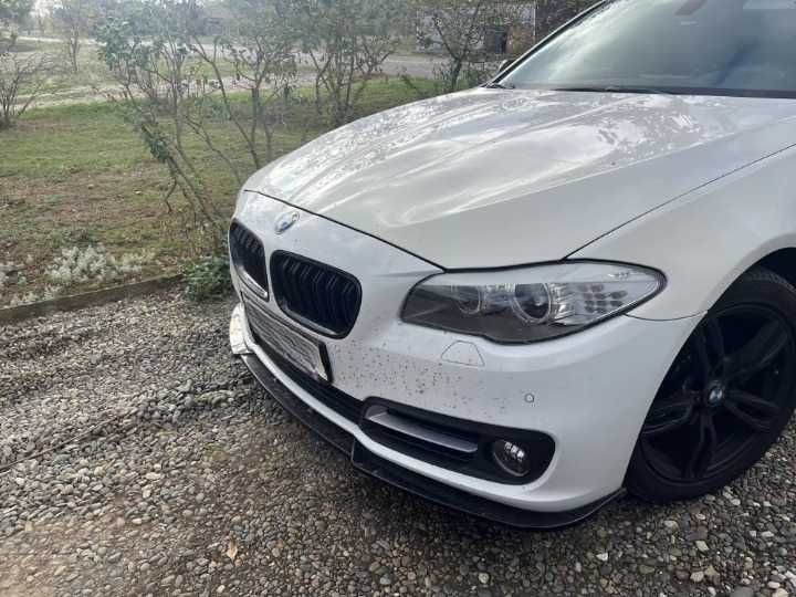 Prelungire Lip Bara Fata Normala BMW Seria 5 F10 F11 Facelift LCI (15-17), Bara Standard, Negru Lucios