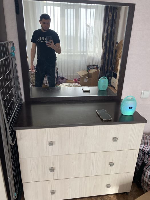 Продам спальный гарнитур комплект