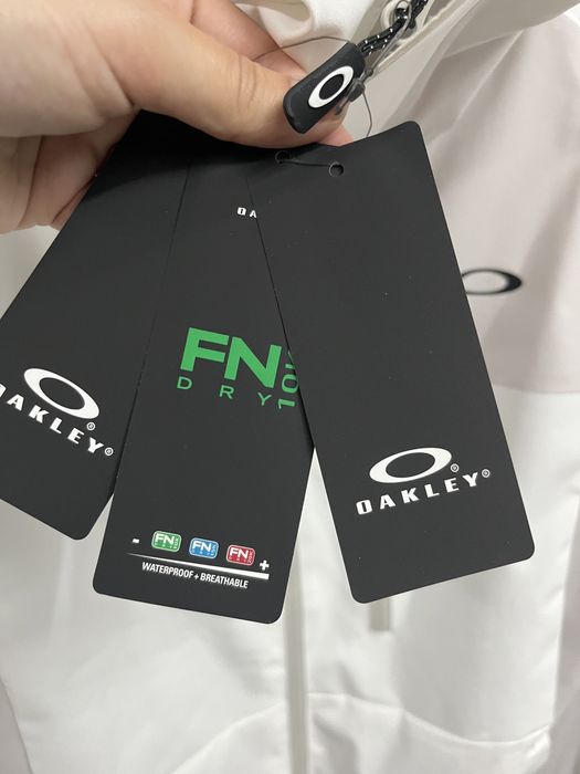 НОВО Ски яке OAKLEY ,Бяло