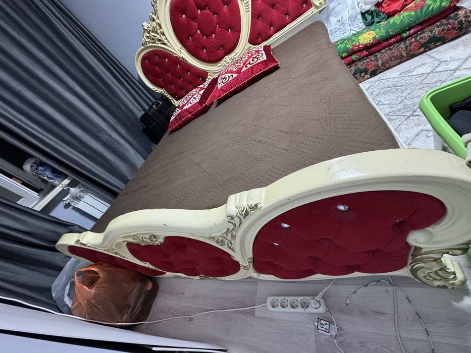 Гарнитур спальный