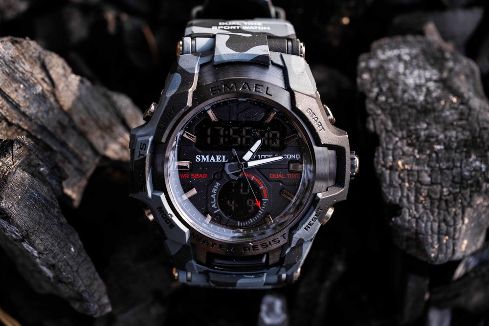 Мужские стильные часы.