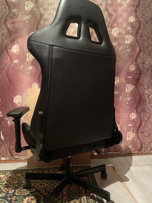 продаю игровое кресло