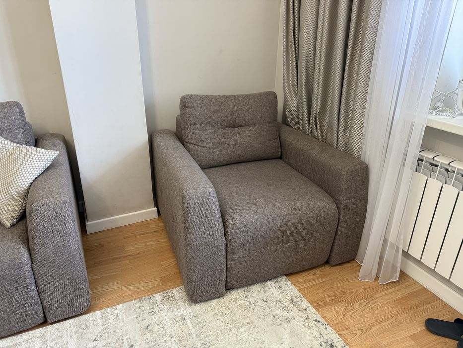 Продается комплект б/у мягкой мебели