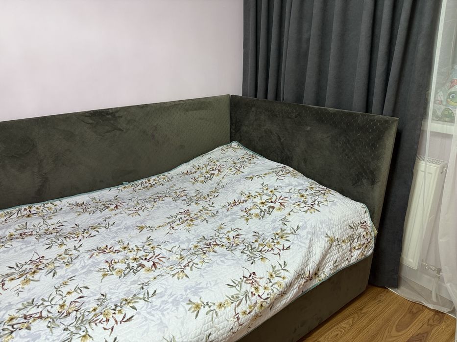 Продам кровать, стол и шкаф