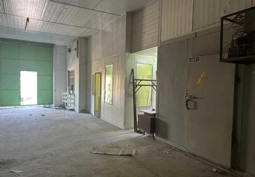 Склад 235 м2 с 3 хладилни камери, ЗПЗ