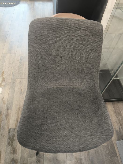 Въртящ се стол от JYSK