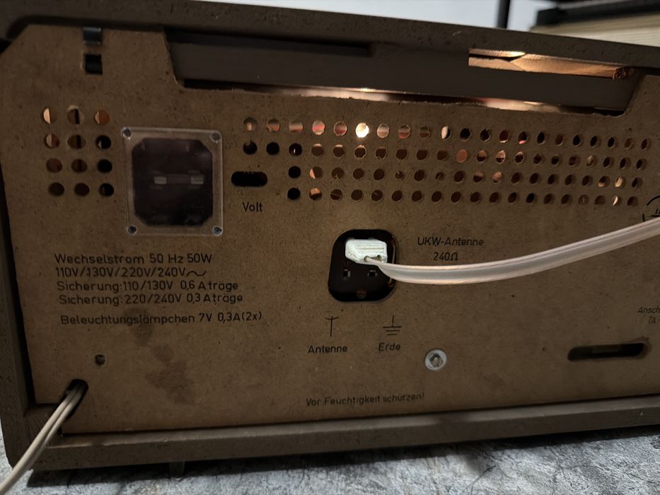 Radio pe lampi grundig 145