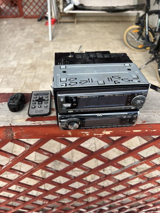De vanzare player auto pioneer/jvc/sony (radio/casetofon/cd-player)